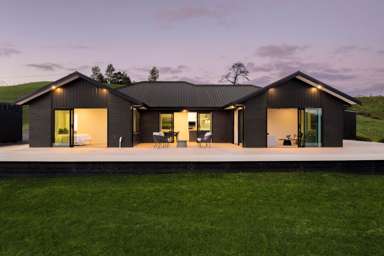 123 Huia Road_2