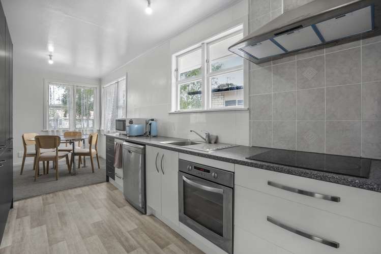 11 Dewsbury Grove Wainuiomata_8