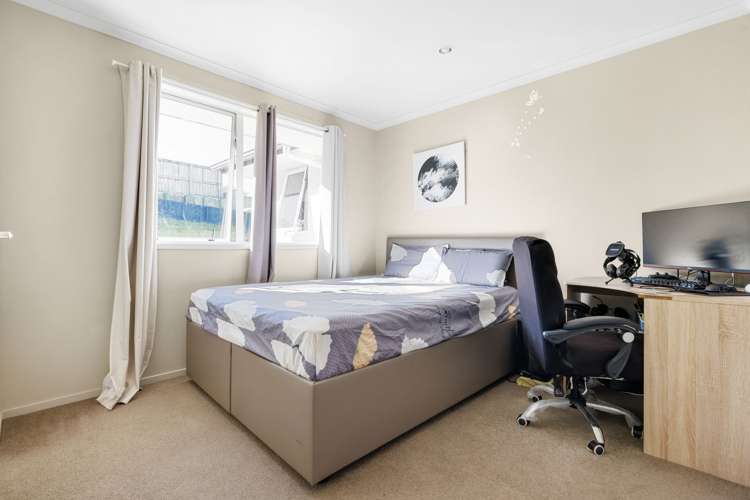 6 Raddington Way Huntington_12