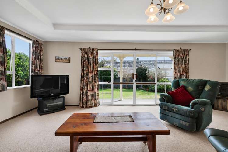 13 Quin Crescent Hawera_6