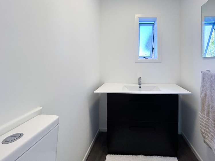 8 Elizabeth Street 10437_12