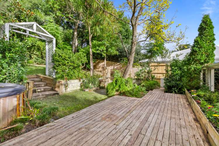 64 Selwyn Crescent Forrest Hill_13