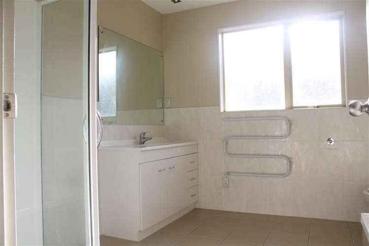 6 Lincoln Garden Close Henderson_10