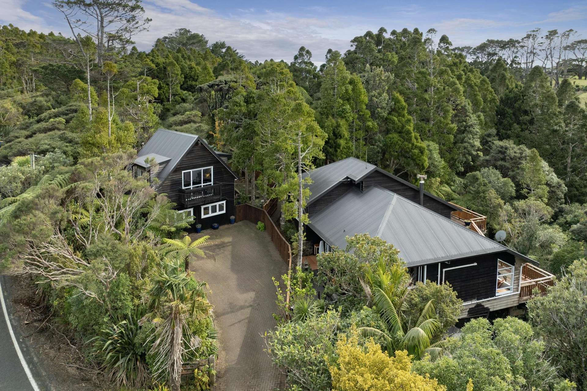 156 Piha Road Piha_0