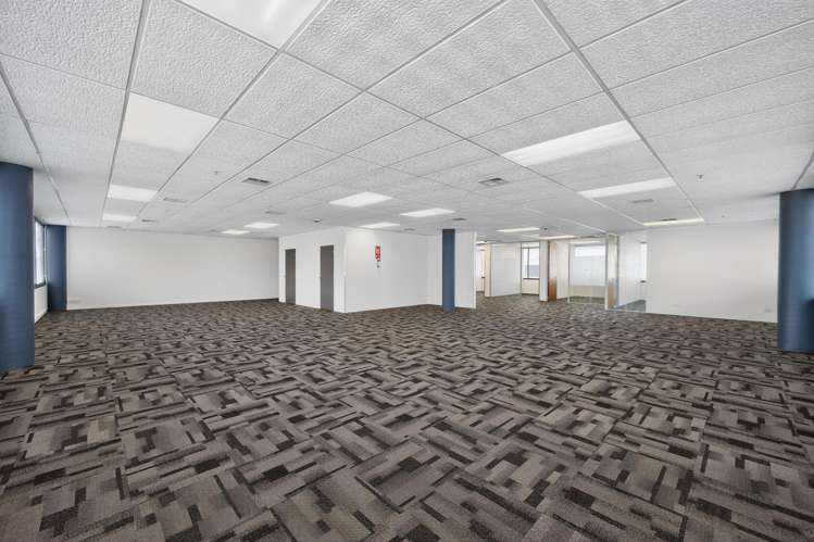 10/2B William Pickering Drive Albany_4