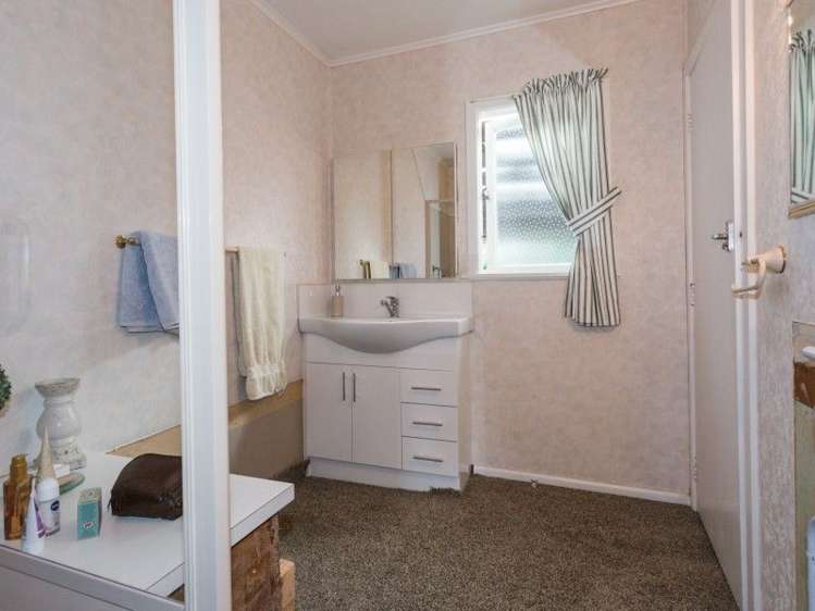 43 Menin Road Onekawa_11