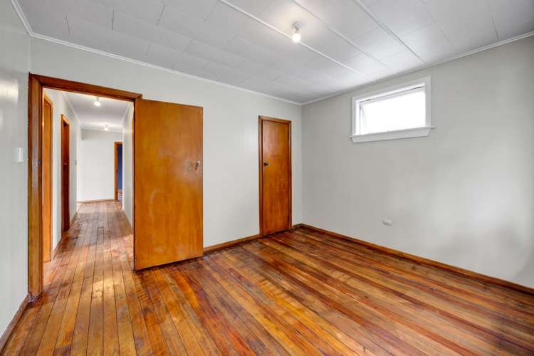 85 Collins Street Hawera_14