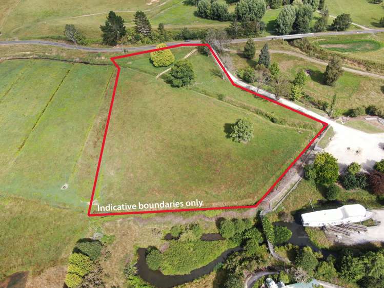 Waitomo Valley Road_0