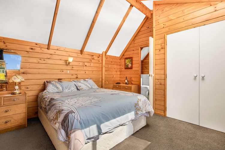 4 Hadley Wood Drive Wattle Downs_9