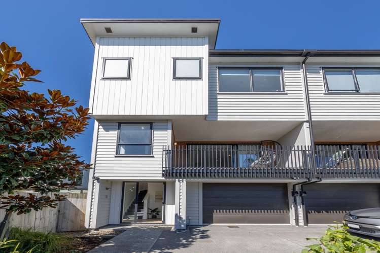 8/5 Peachgrove Road Te Atatu Peninsula_21