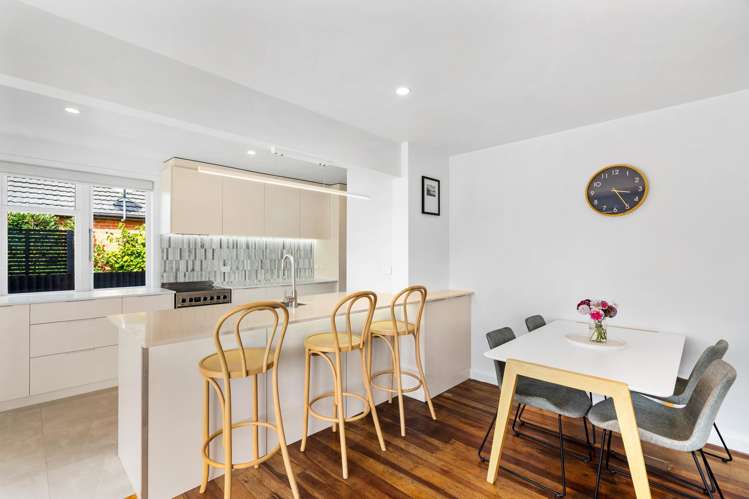 716 Grove Road Mayfair_3