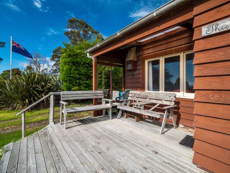 32 Peace Street Taieri Mouth_16