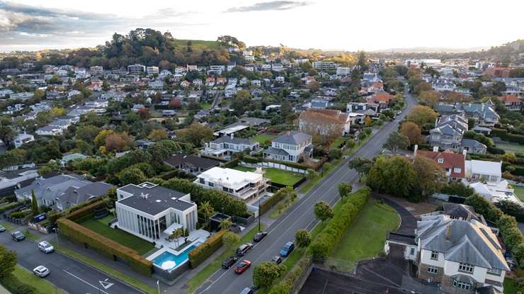 Victoria Avenue, in Auckland’s Remuera, is home to some of NZ’s biggest house sales. Photo / Chris Tarpey