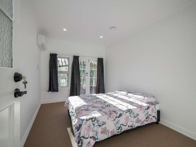 31 Royston Street North East Valley_16