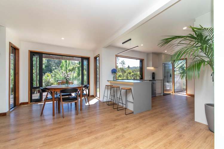 8 Landing Road Titirangi_9