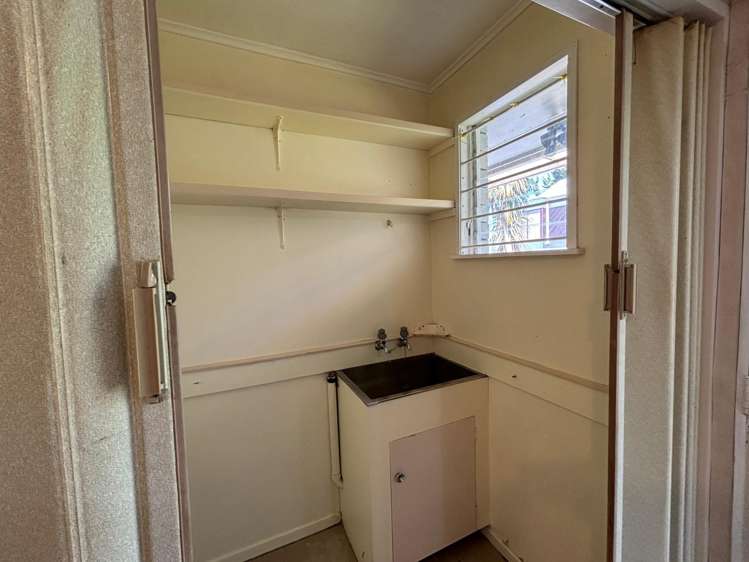 14 Katene Street West End_13