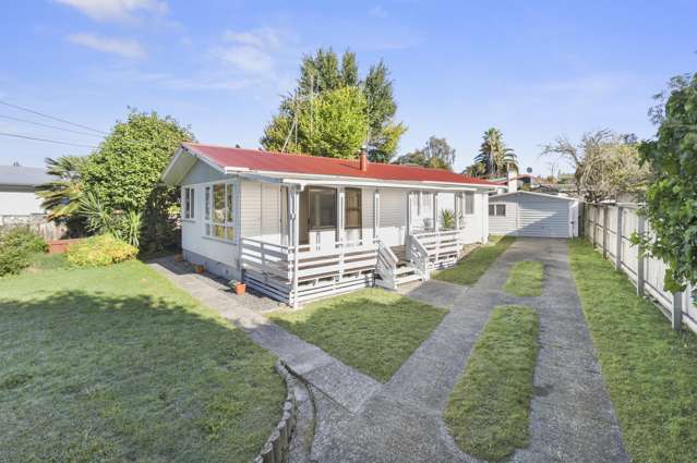 6 Manapouri Place Glenview_2
