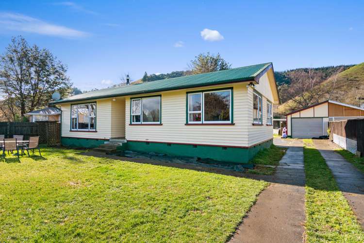 16 Kowhai Street Tapawera_0