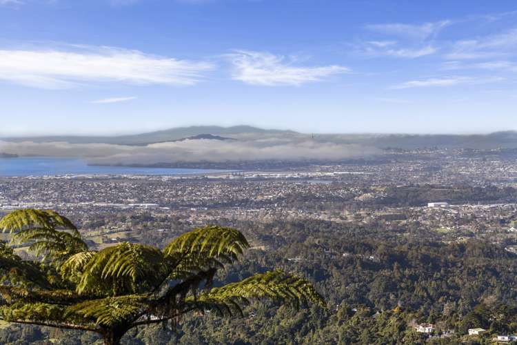 535 Scenic Drive Waiatarua_9