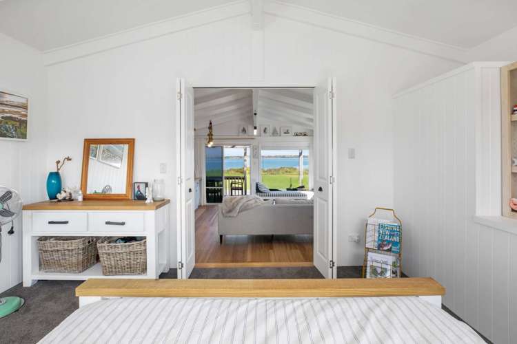 33 Birds Beach Road Tapora_8