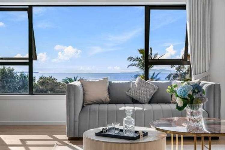 2/14 Clifton Road Waiake_4