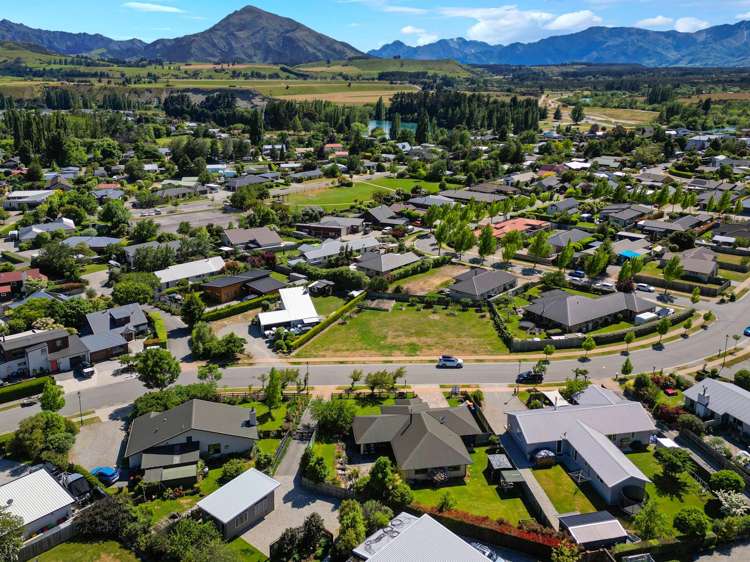 51 Frye Crescent Albert Town_36