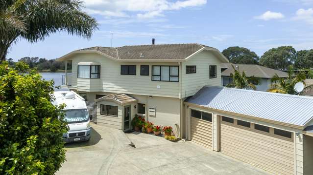 Paradise on Pohutukawa