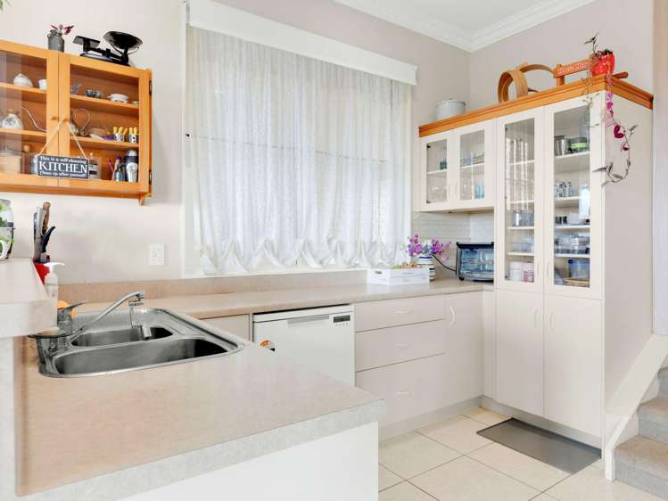 9-11 Cobbe Place Pomare_6