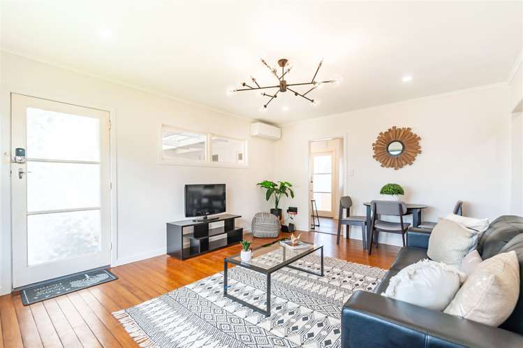 1 Thompson Place Cable Bay_12
