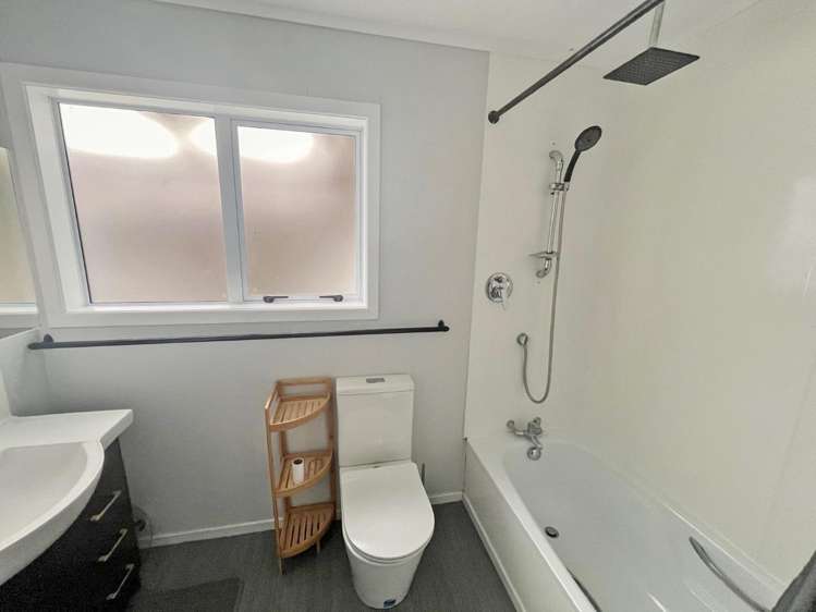 42 Cobham Crescent 11139_7