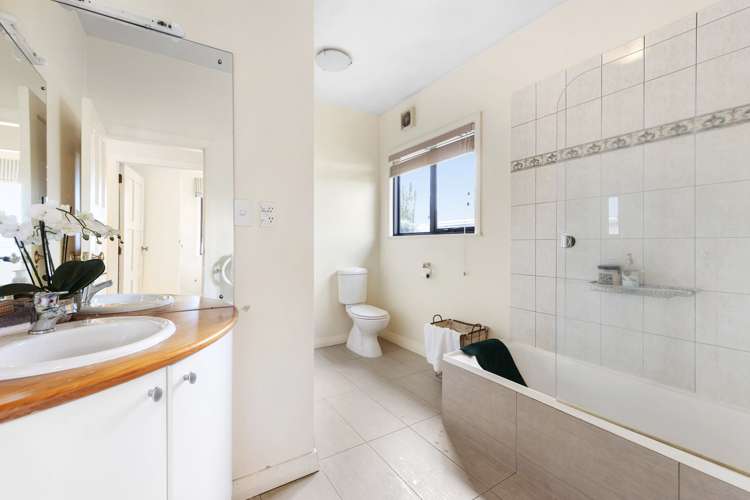 242 Meola Road Point Chevalier_10