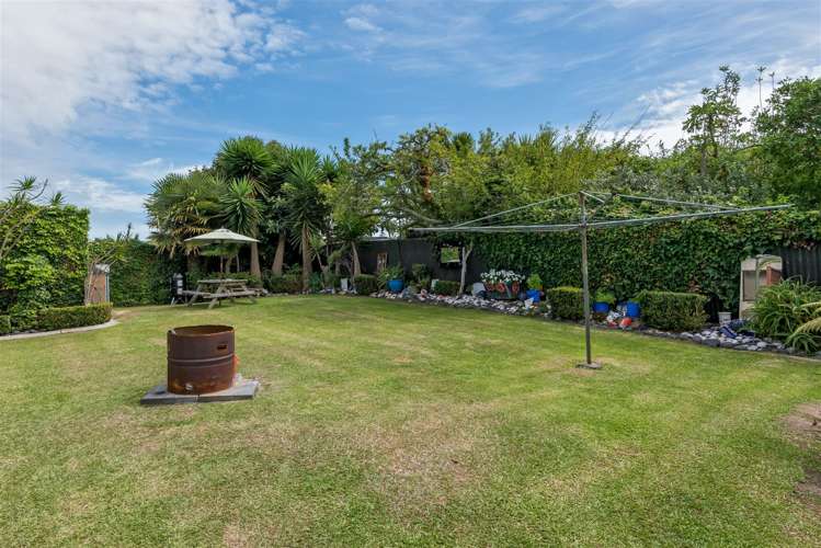 6 Marine Parade Mellons Bay_21