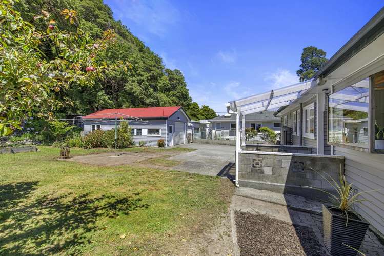 710 Main Road North Te Marua_21