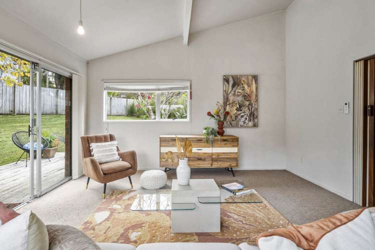 2/970 Beach Road Torbay_7