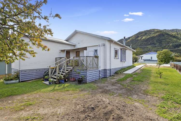 9 Farmer Street Te Aroha_17