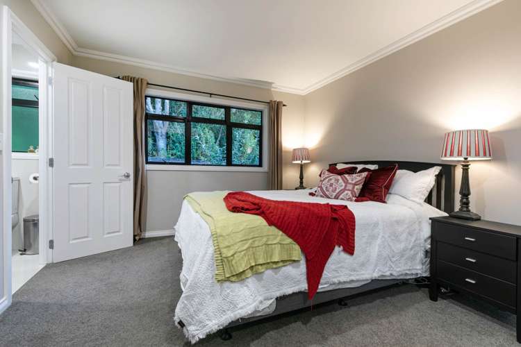 3 Oakford Park Crescent Greenhithe_19