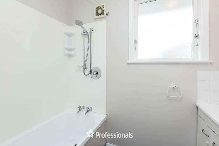 16 Ruru Crescent Heretaunga_8