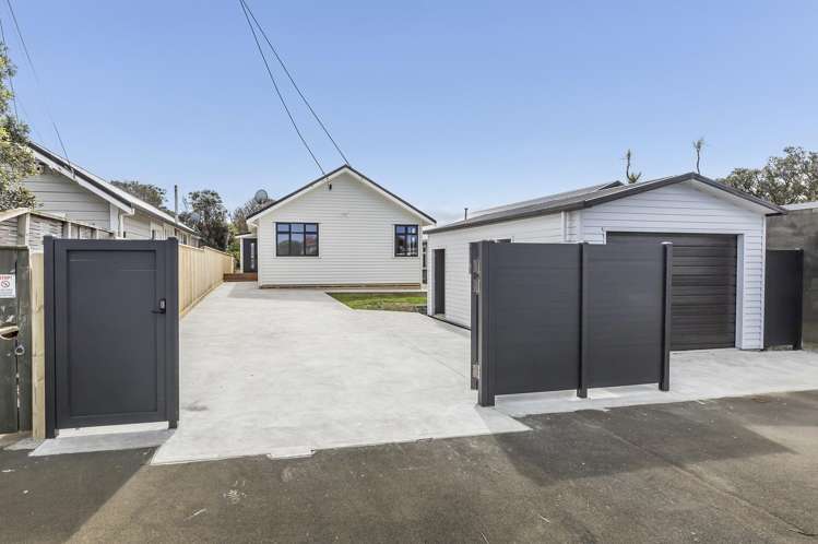 124 Apu Crescent Lyall Bay_7