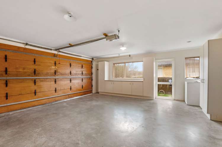 49 Basley Road Owhata_13