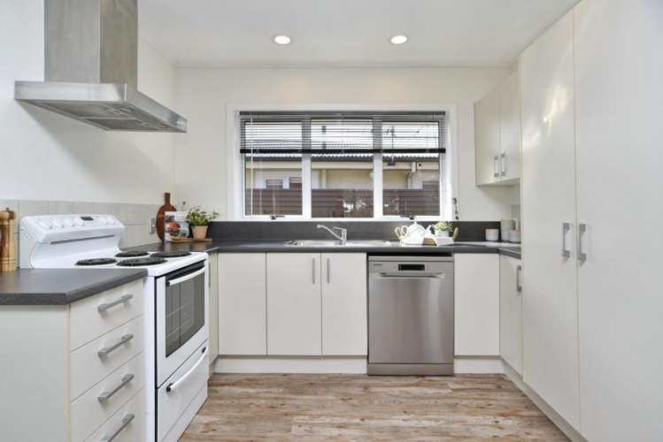 85 Stanbury Avenue Somerfield_9