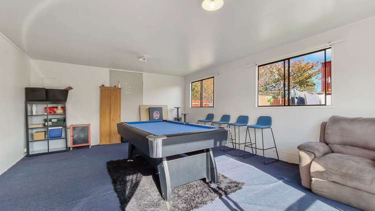 28 Neil Road Fairy Springs_5