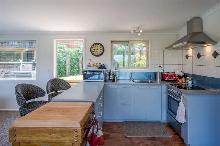 37 Tikao Bay Road Wainui_5