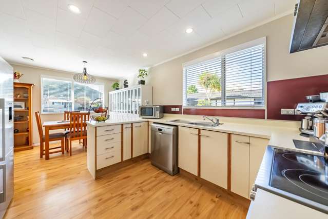 19 Denver Grove Totara Park_2