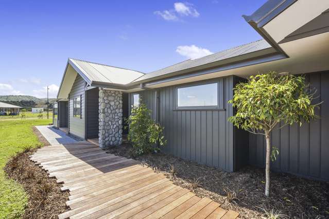 1 Karaka Place Kinloch_3