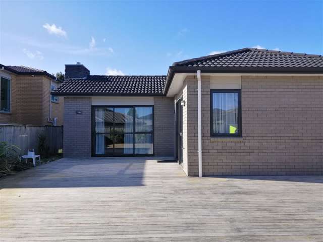 15 Sunglade Grove Flat Bush_4