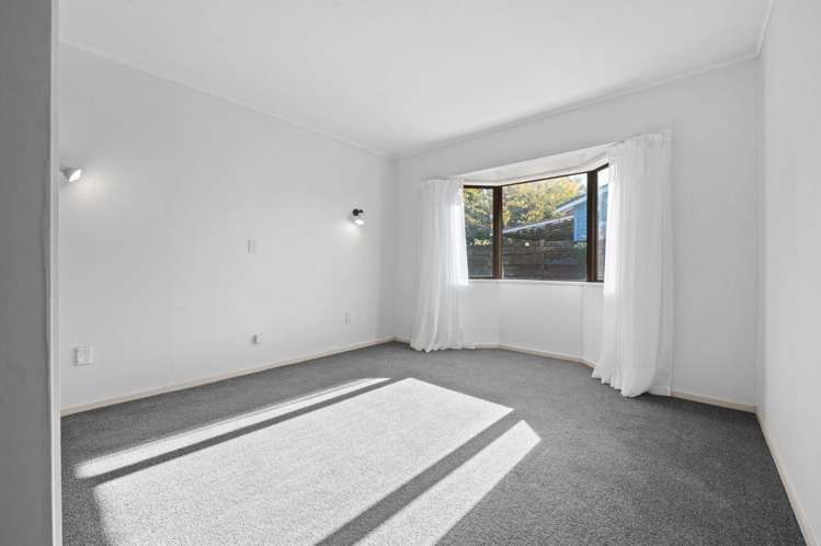 8 Chequers Avenue 1053_11