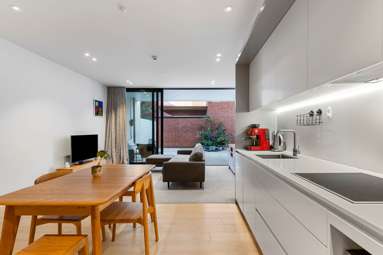 203/141 Pakenham Street_4