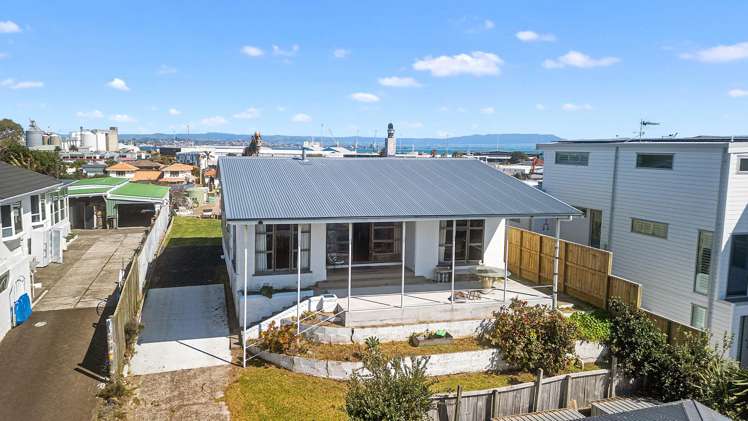 68 Oceanview Road Mt Maunganui_1