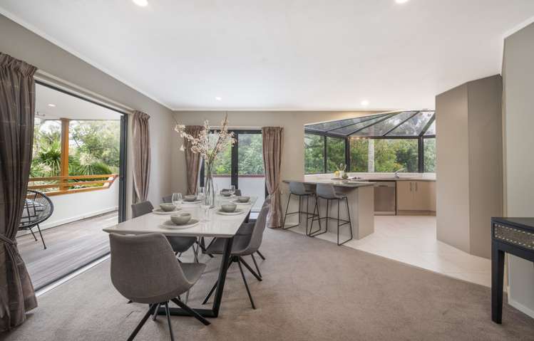 2/13 Beach Road Mellons Bay_7