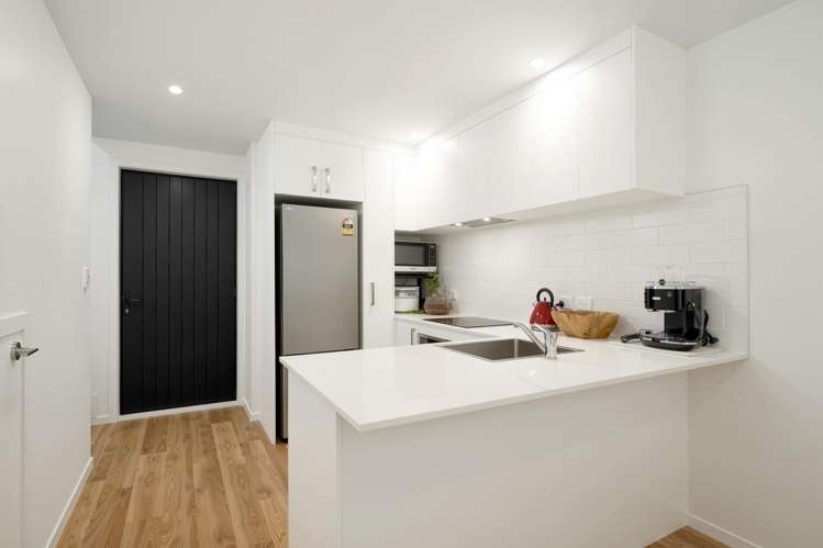 22 Tokai Place Glen Eden_14